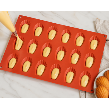 Szilikon madeleine forma 18db-os-Csúcsos